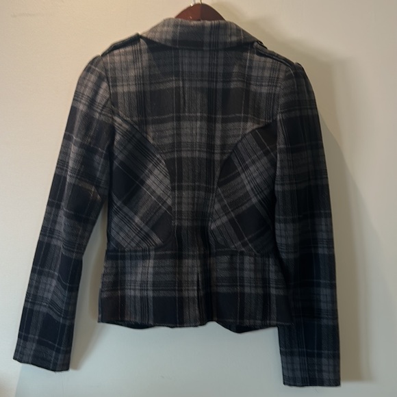 Woman jacket - Picture 2 of 4